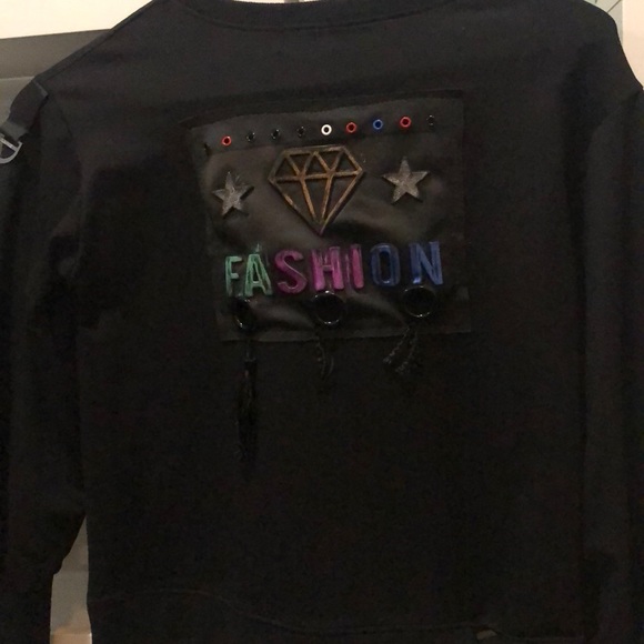 sweatshirt - Picture 2 of 2